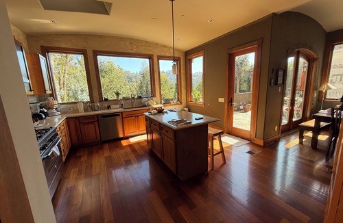 Merriewood House | Marvelous 4-bedroom house in Oakland. Amazing Views, Close to everything!