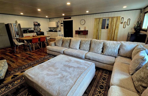 Susitna North Apartment | Massive 1,000 SqFt Talkeetna Basecamp Near Susitna River and Talkeetna Spur Road