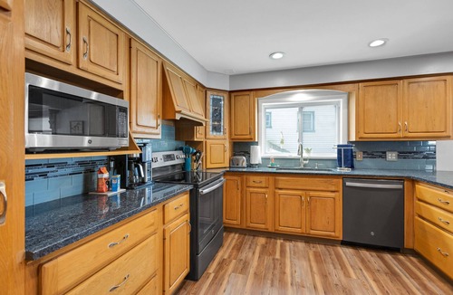 Smyrna House | Maston Lake Cottage: Sun, Sand & Serenity – Make Summer Memories at Maston Lake!
