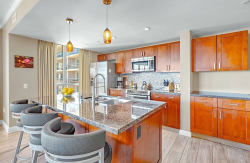 Honokowai Condo | Maui Resort Rentals: Honua Kai Konea 613 - Upgraded 6th Floor Ocean View 2BR w/Deluxe Corner Floor Plan