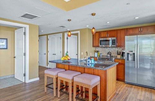 Honokowai Condo | Maui Resort Rentals: Honua Kai Hokulani 736 – 7th Floor Ocean & Mountain Views w/King Size Balcony!
