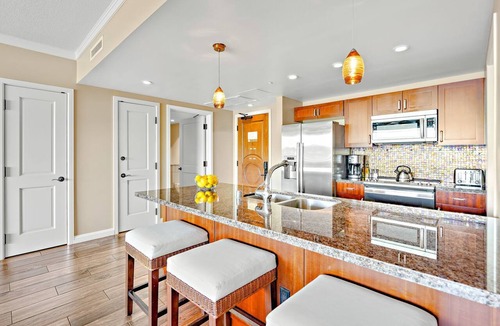 Honokowai Condo | Maui Resort Rentals: Honua Kai Konea 705 - Upgraded 7th Floor Interior 2BR Suite w/Unobstructed Ocean Views!