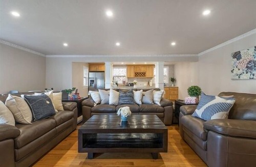 Merced Manor House | Mediterranean Charm Nr Beach/Shopping/EZ Parking