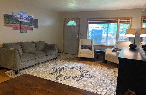 Mendenhall Valley House | Mendenhall Valley Home - CBJ 1000109