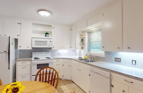 Navasota House | Mid-Century Home-Clean-Remodeled