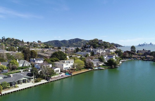 Belvedere Tiburon House | Mid-Century Modern near San Francisco on the Belvedere Lagoon.
