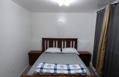 Midtown Anchorage Apartment | MIdtown close to everything, quiet apartment fully remodeled new appliances.