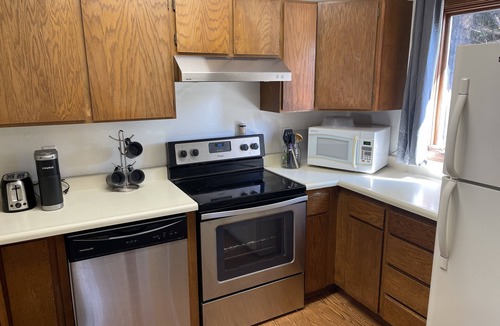Bayshore - Klatt House | Midtown location 3 minutes from the Dimond Center mall, Target and Walmart.