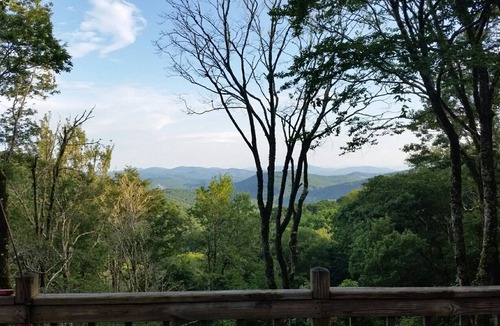 Sugar Mountain House | Million-Dollar Views, spectacular! Sugar Mountain Cabin 3 Bedrms 3 bath sleeps 7