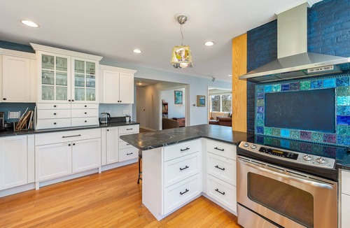 Harpswell House | Mingo Cove - Beautiful 6BR, 4BA home with panoramic views of Harpswell Sound
