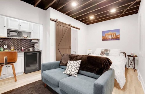 German Village Apartment | Minimalist Modern Suite Near German Village