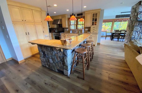 Bretton Woods Villa | MM1 Luxury Home, Walk to Mount Washington Hotel! AC, Heated Floor, Stunning Views Pool Gym!