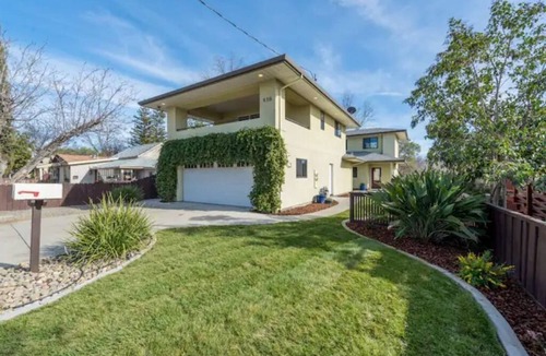 Winters House | Modern 2 bedroom close to historic downtown winters