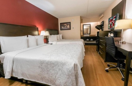 Columbus Hotel | Modern 2-Room Escape Near Downtown Art District Highlights