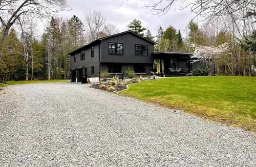 Bangor House | Modern 4 Bedroom House in Quiet Bangor Neighborhood