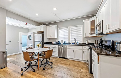 Central Berkeley Apartment | Modern 5BR House with AC in Central Berkeley