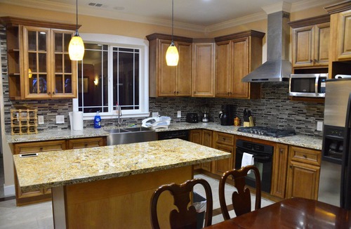 San Jose House | Modern 6-bedroom 4 bath in San Jose with AC, fitness room