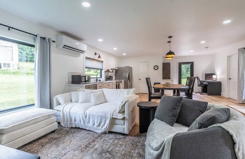 Millersburg House | Modern Amish Country Retreat w/Hot Tub & Spa Bath