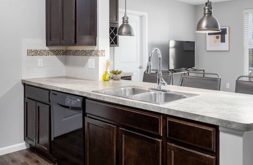 Northwest Columbus Apartment | Modern Apartment in Prime Location (ID8193X50)