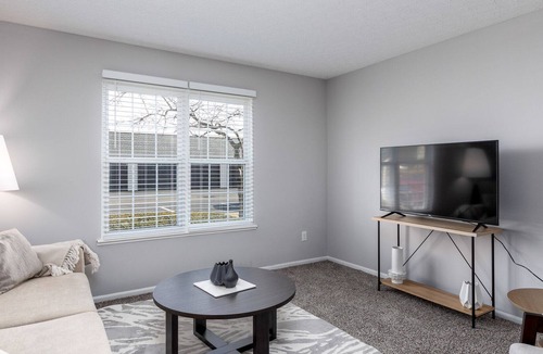 Westerville Apartment | Modern Apartment in Prime Location (ID8607X44)