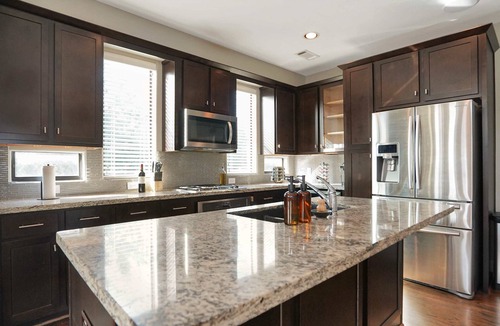 Montrose House | Modern Boho Chic | Downtown View | King Bed | 4BR