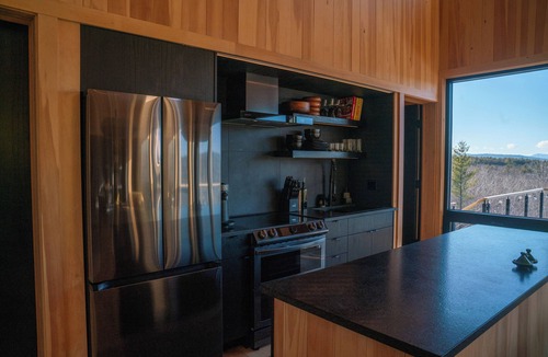 Norway Cabin | Modern Cabin: Amazing View, Hot Tub, Fireplace, minutes from lakes & hiking