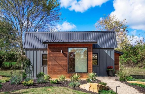 Old Washington Ski Chalet | Modern Cabin next to Salt Fork State Park
