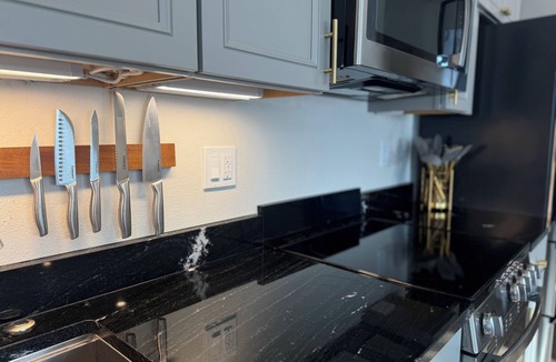 College Apartment | Modern, Clean and Cozy 2 Bedroom Duplex in Quiet West Fairbanks
