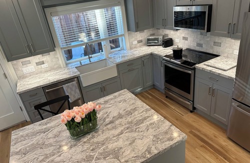 Burlingame Cottage | Modern Comfort Meets Cottage Charm in Burlingame Minutes from Dining & Downtown