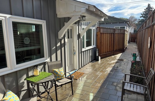 Burlingame Cottage | Modern Comfort Meets Cottage Charm in Burlingame Minutes from Dining & Downtown