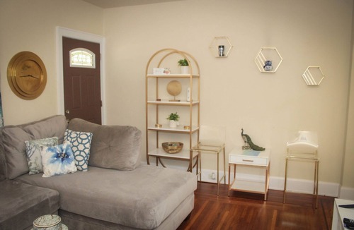 West Price Hill House | Modern cozy getaway 6 miles from Downtown, Cincinnati