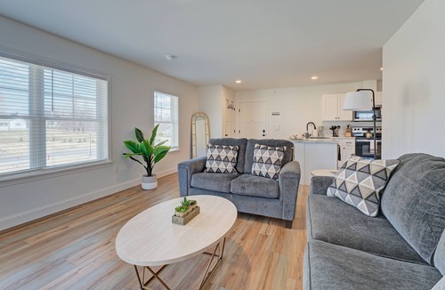 Auburn Apartment | Modern Escape in Central Auburn Only 3miles to Bates College - 1BD, 1BA