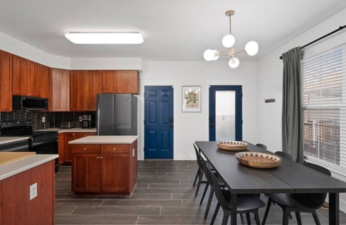 The Gate House | Modern Escape/ Sleeps 12/Near St. Louis Must-Sees