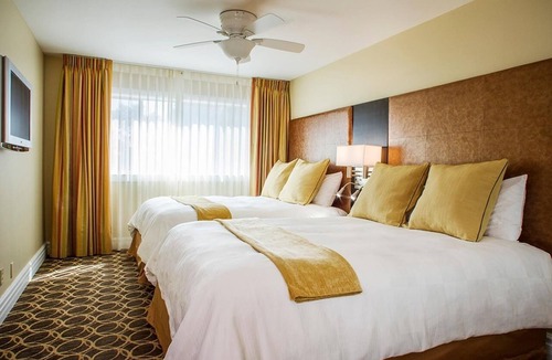 Corte Madera Hotel | Modern Family Suite w/Kitchen | Play Area | Free Parking | Outdoor Pool