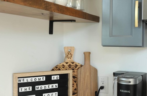 Stamping Ground Apartment | Modern Farm Loft with WiFi and AC in lovely Stamping Ground