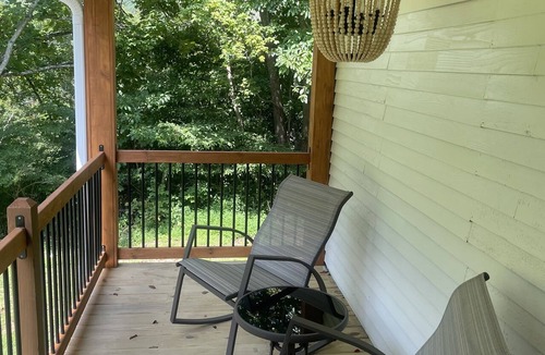 Athens House | Modern Farmhouse situated close to Athens and State Parks!