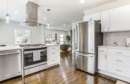 Sylvan Hills House | Modern & Fully Updated! ATL Home 4 Mi to Dtwn Fun