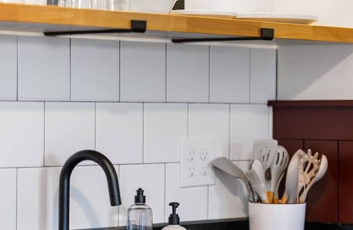 Juneau Apartment | Modern Harbor Stay | Steps to Tours & Eats