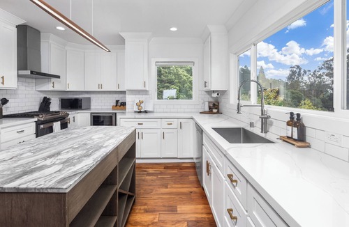 Oakland House | Modern luxury retreat in the hills w/stunning views! Minutes to the Oakland Zoo