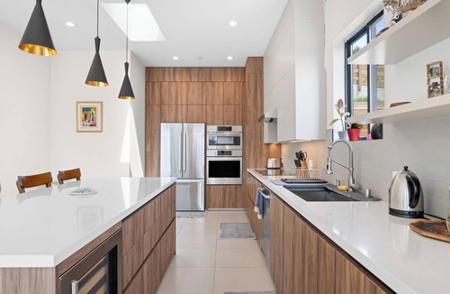 Sleepy Hollow House | Modern Marin County Hill Retreat 5BR, 4.5BA Sleeps 10 Mt. Tam Views Near SF