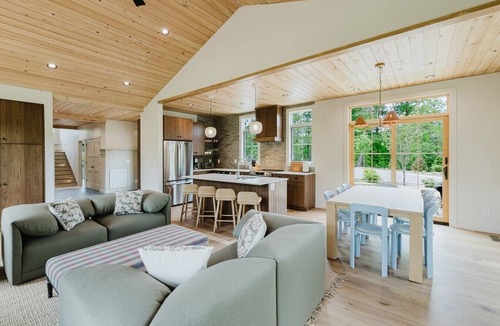 Old Fort House | Modern Mountain Cabin near Black Mountain