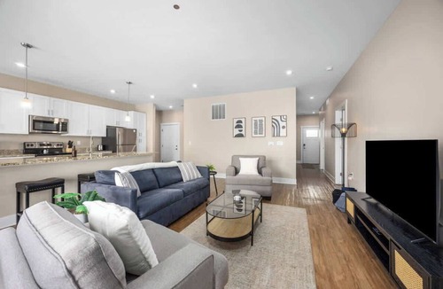 Grandville Condo | Modern New Build 2BR 2BA Condo w Garage and Patio