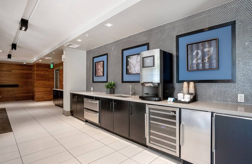 Centennial Apartment | Modern Redwood City 2BR w/Gym, Parking, walk to Caltrain, by Blueground