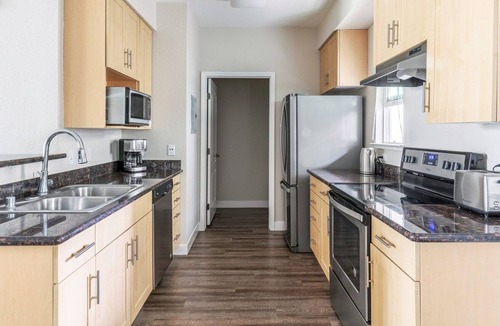 Santa Clara Apartment | Modern Santa Clara 2BR w/ W/D, Gym, Pool, near highways, by Blueground