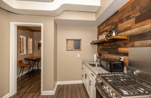 Newport Condo | Monmouth Loft 3 | Heart of Newport