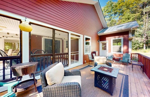 North Lake George House | Mountain Cascade