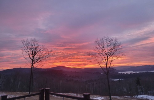 Stoneham Ski Chalet | Mountain Chalet w/Lake Access + Views, Fireplace Deck, Sleeps 8 Stoneham Me