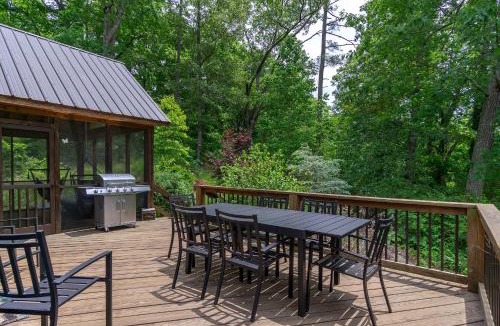 Weaverville House | Mountain Over Main Street 5 Min. to Downtown Weaverville, Fire Pit & Views!