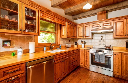 Newland Cabin | Mountain Sunsets, Secluded, Rustic-Modern Charm, Close to Top Attractions & BRP