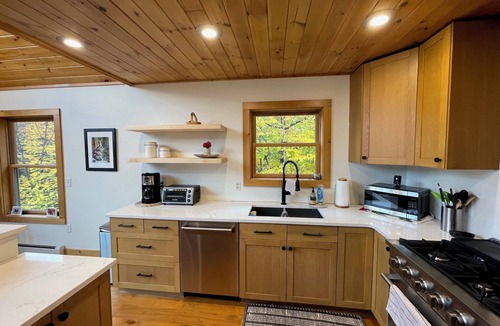 Sunday River Area Ski Chalet | Mountain View 5-bedroom chalet in Newry perfect for your getaway